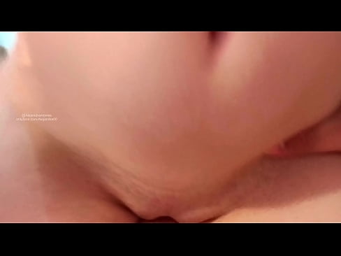 ❤️ Duke fjetur në dhomën e motrës sime dhe kështu u zgjova ❤️ Porno tek ne
